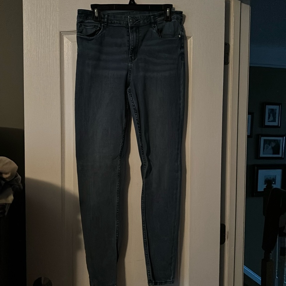 Blue jeans. Skinny fit